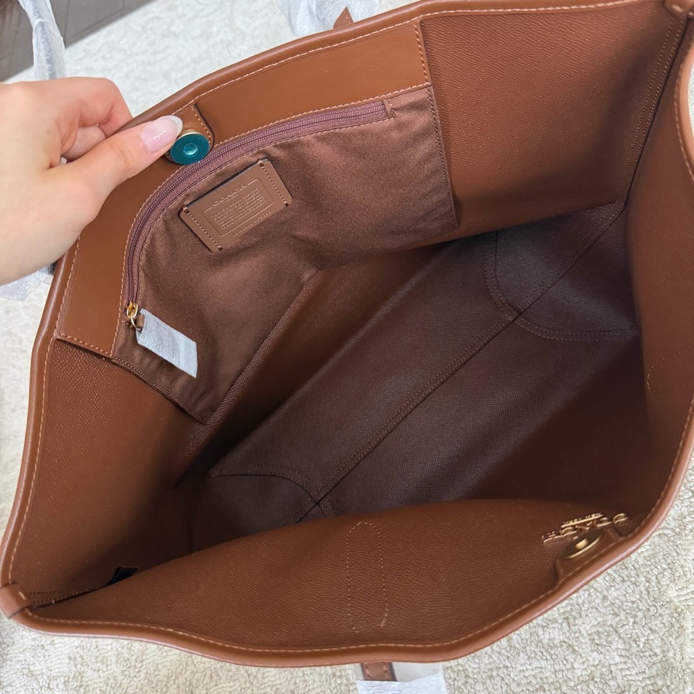 Coach Brown City Tote Bag In Signature Canvas 

BRAND NEW - Picture 4 of 5
